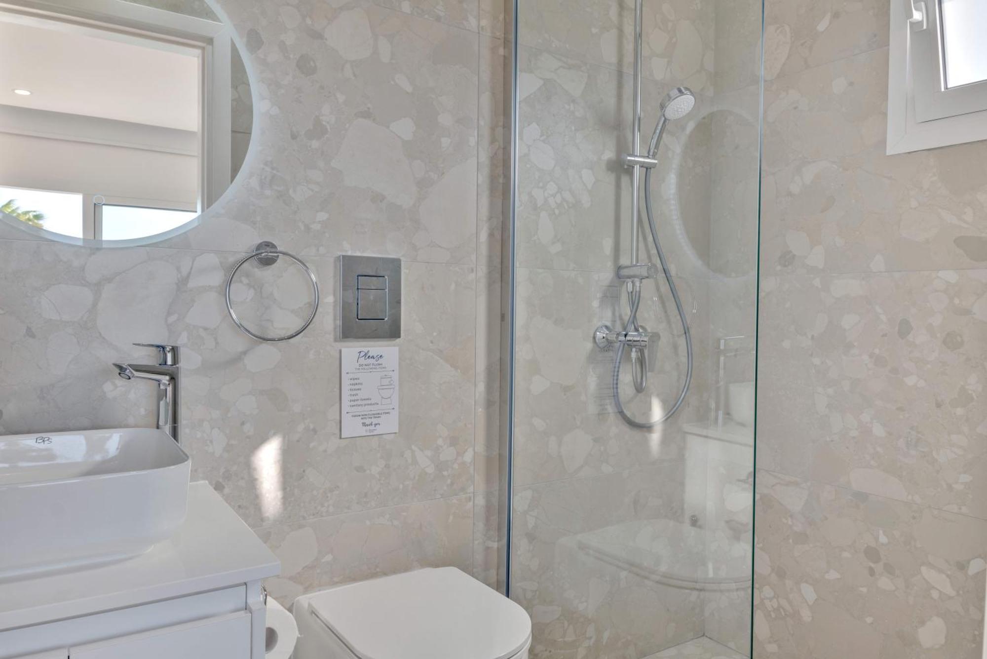 Phaedrus Living: Seaview Luxury Flat Limnaria 150 Lägenhet Paphos Exteriör bild