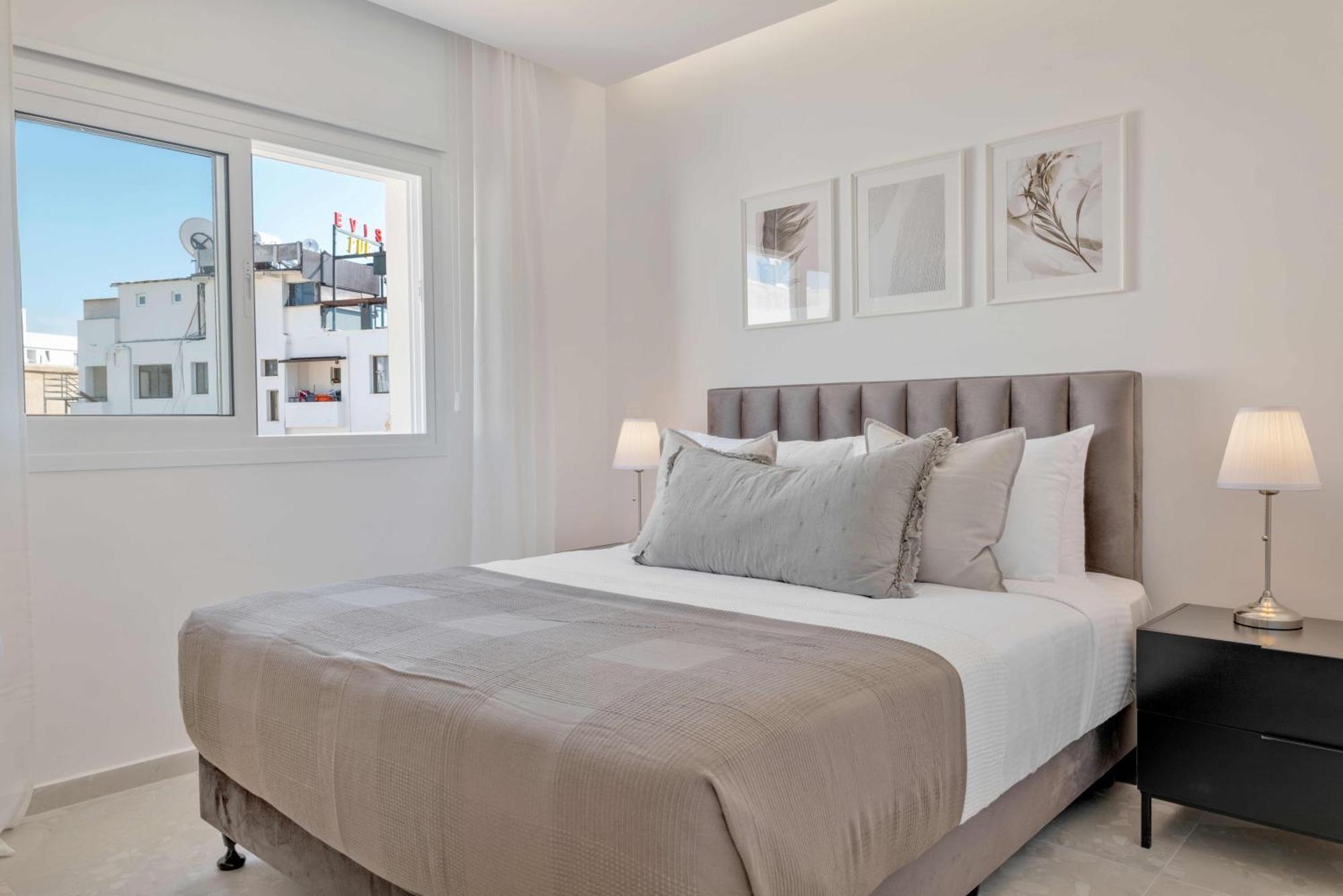 Phaedrus Living: Seaview Luxury Flat Limnaria 150 Lägenhet Paphos Exteriör bild