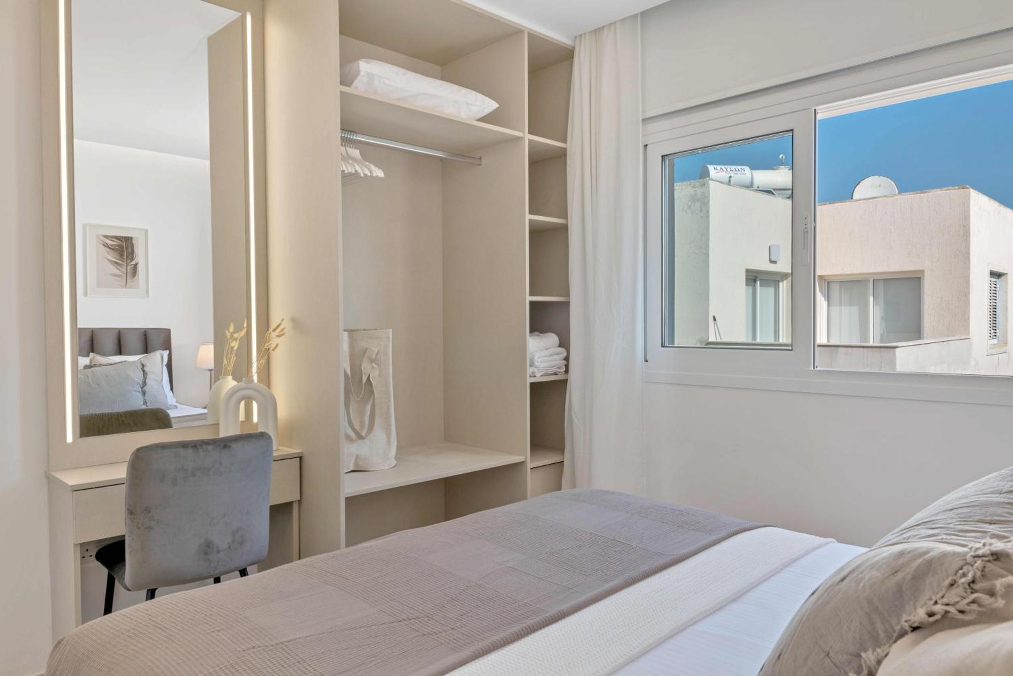 Phaedrus Living: Seaview Luxury Flat Limnaria 150 Lägenhet Paphos Exteriör bild