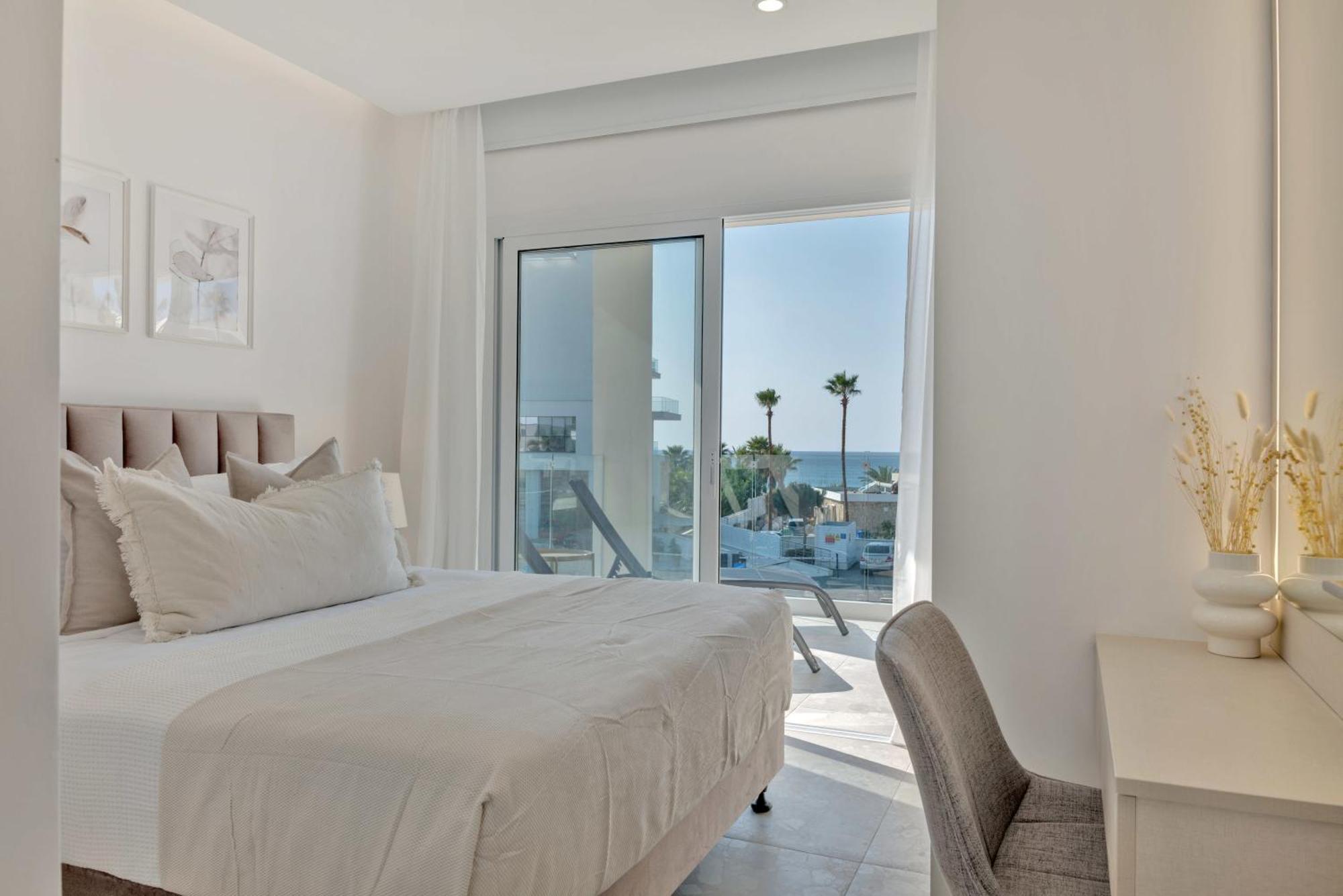 Phaedrus Living: Seaview Luxury Flat Limnaria 150 Lägenhet Paphos Exteriör bild